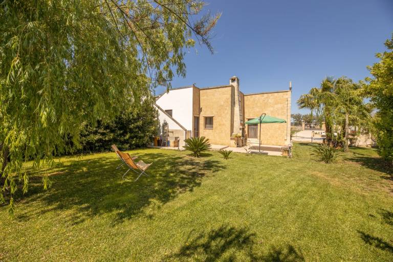Nice rental apartment with barbecue, yard & patio | Pet-friendly — photo 4
