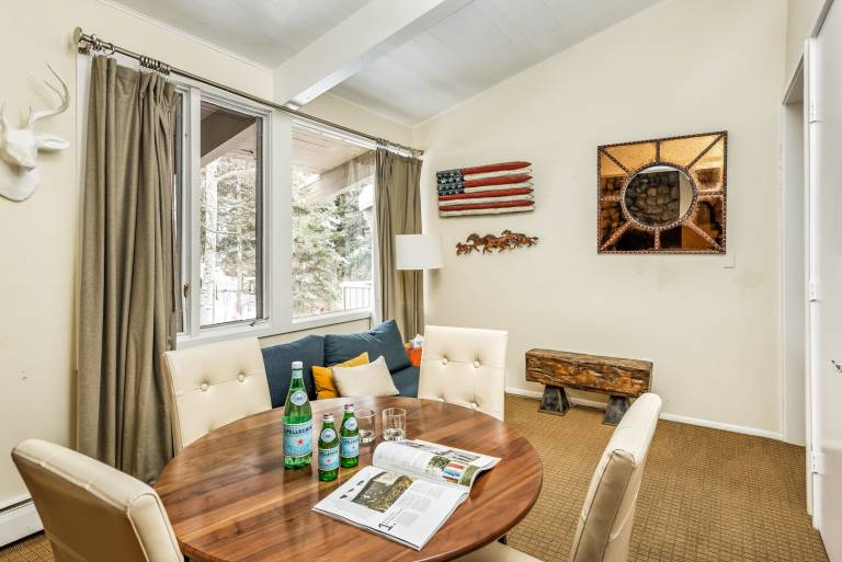 Family-friendly spacious condo with patio & private pool | Next to the ski | Pets allowed — photo 3