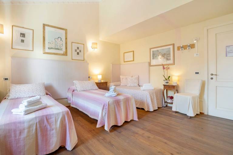 Room 'Rosa' with Shared Garden, Wi-Fi and Air Conditioning — photo 3