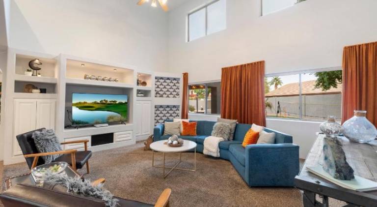 Fully equipped vacation home with BBQ, private pool & jacuzzi | Perfect for remote work | Pet-friendly — photo 4