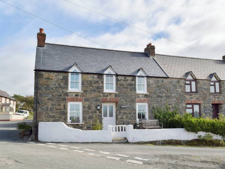 Cottage  Abercastle
