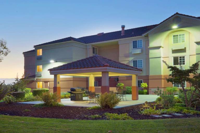 Sonesta Simply Suites Silicon Valley Santa Clara
