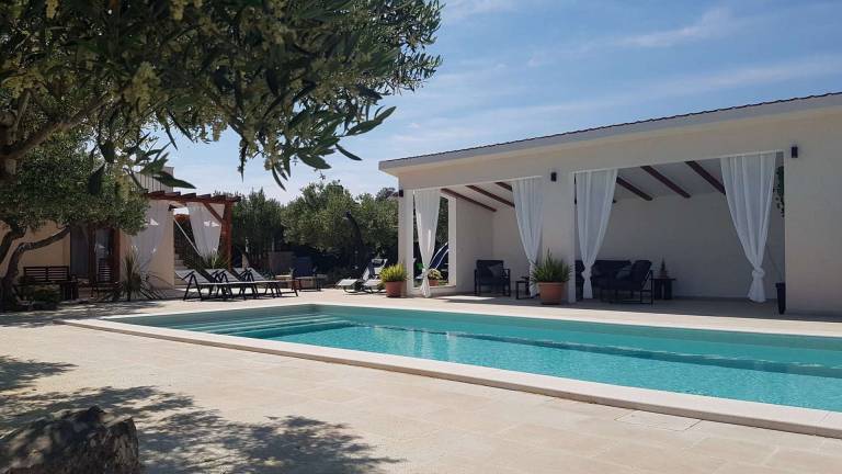 Villa with private pool, terrace & yard — photo 2