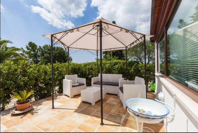 Apartment with BBQ, garden & pool | Pets are welcome — photo 3