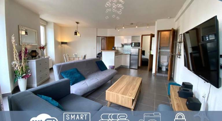 Holiday apartment with 2 rooms for 4 persons in Montlucon
