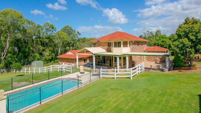 House  Coochiemudlo Island