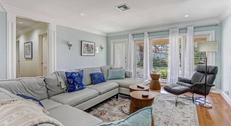 House with pool in Fort Lauderdale, FL