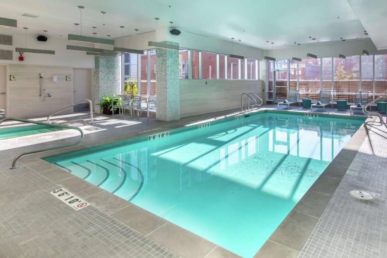 Hilton Garden Inn Calgary Downtown — photo 4