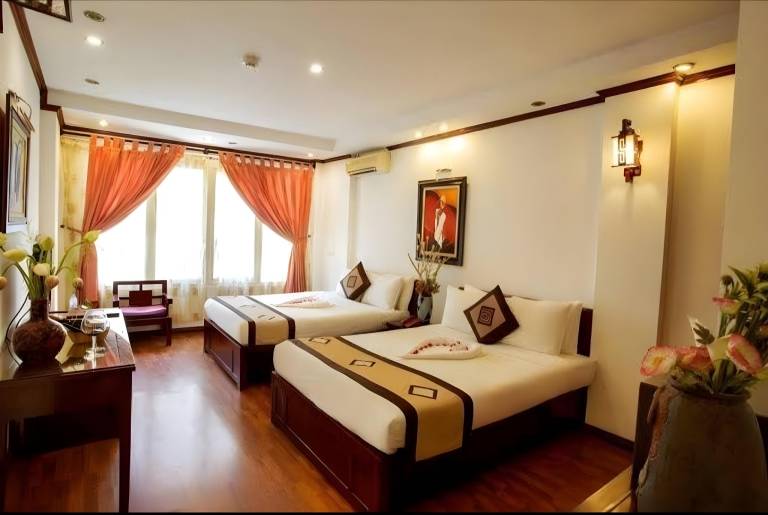 House with garden & jacuzzi | Next to Old Quarter | Water view | Suitable for remote work in Hanoi