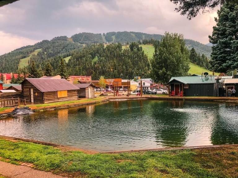 Lodge Red River
