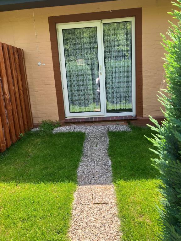 Rental apartment with yard, terrace & barbeque — photo 5