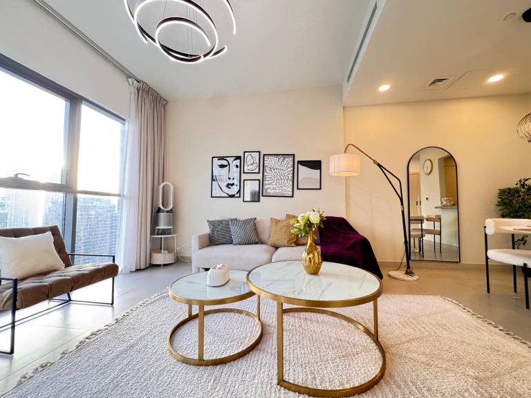 Fully equipped house with garden, pool & jacuzzi | Next to The Dubai Fountain | Suitable for remote work | Pets are welcome — photo 2