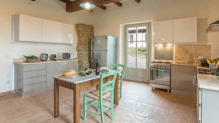 Fully equipped villa with patio, private pool & BBQ | Perfect for remote work | Pet-friendly — photo 5