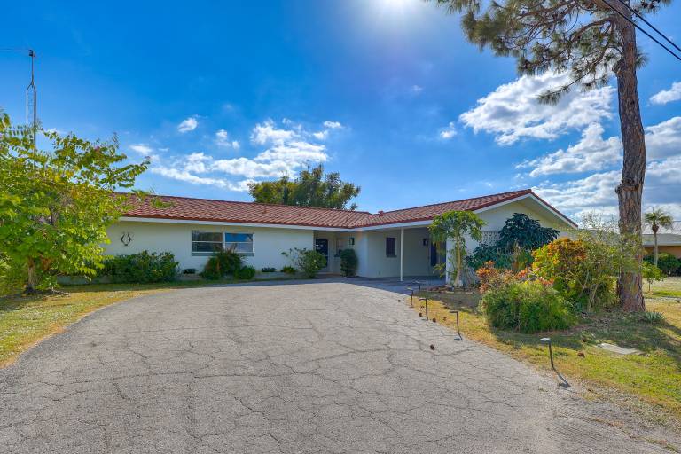 Waterfront Punta Gorda Paradise: Dock & Pool! — photo 3