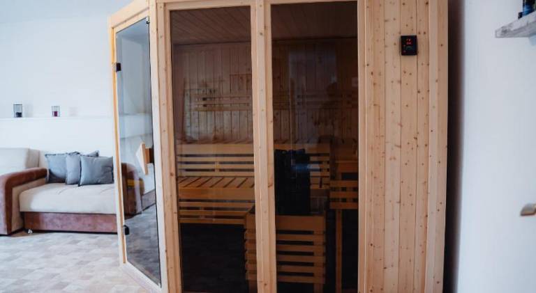 Apartment with 2 rooms for 6 persons — photo 3