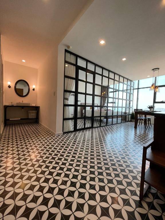 Apartment with pool — photo 4