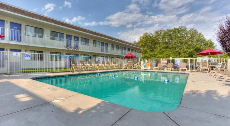 Motel 6 Troutdale, OR - Portland East — photo 5