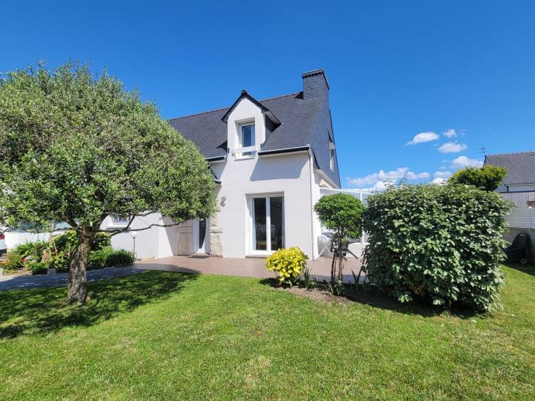 Fully equipped vacation home with yard, barbeque & terrace | Dogs allowed — photo 2