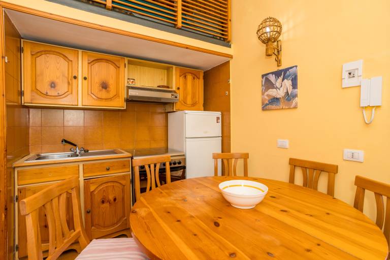 Apartment 'Oleandri Beach Resort' with Sea View, Shared Pool and Air Conditioning — photo 3