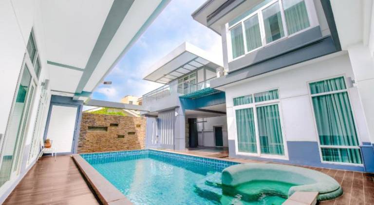 400 m² Villa