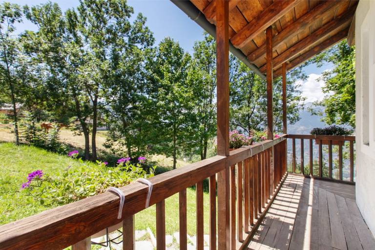 Apartment 'L'abri' with Mountain View, Shared Garden and Wi-Fi — photo 2