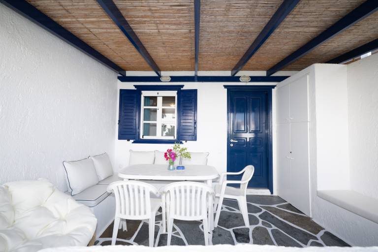 Charming bungalow with pool & patio | Beach view | Suitable for remote work | Pets allowed in Mykonos