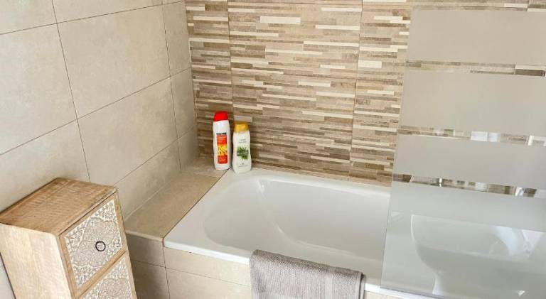 Apartment with pool — photo 2
