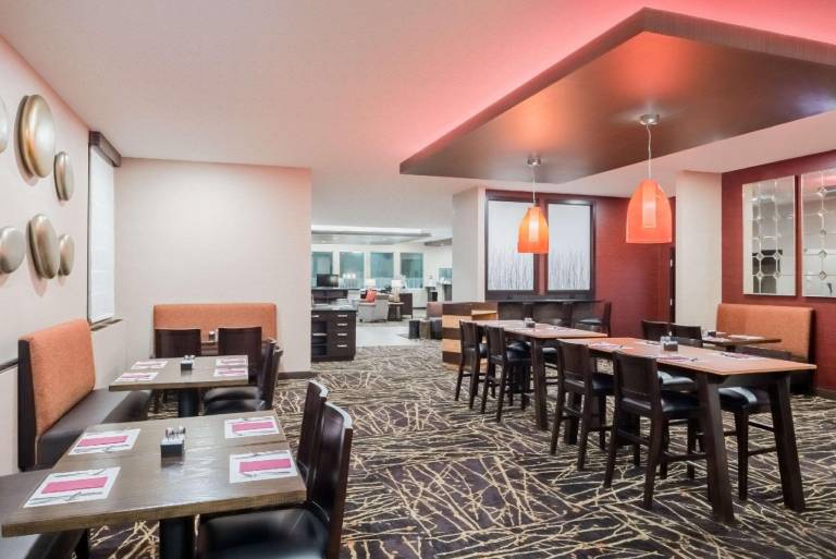 Ramada by Wyndham Grand Forks — photo 4