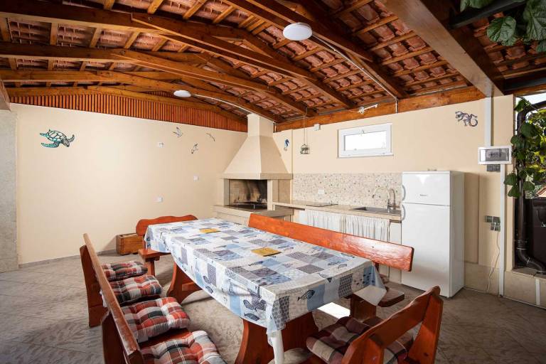 Fully equipped villa with private pool, terrace & yard | Pool view | Pets are welcome — photo 5