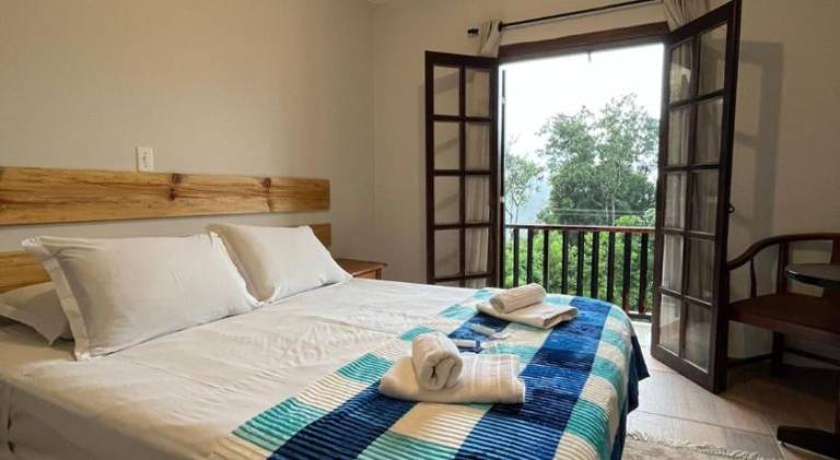 Vacation home with yard & barbecue in São Bento do Sapucaí