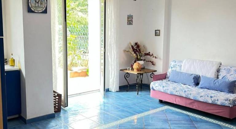 Apartment with 1 room for 4 persons — photo 2