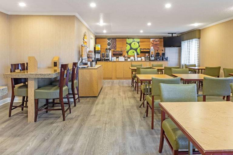 La Quinta Inn & Suites by Wyndham El Paso East — photo 5
