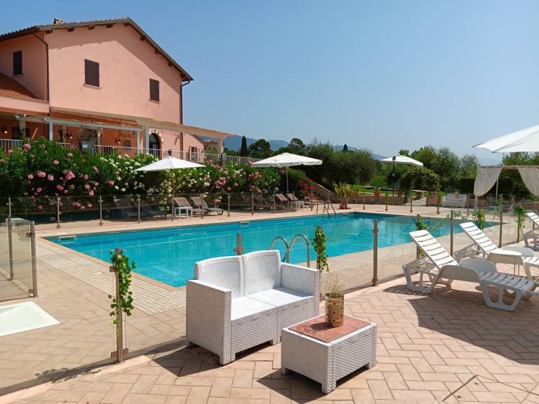 Apartment 'Tenuta Marchesi Fezia - 7' with Shared Pool, Wi-Fi and Air Conditioning in Narni