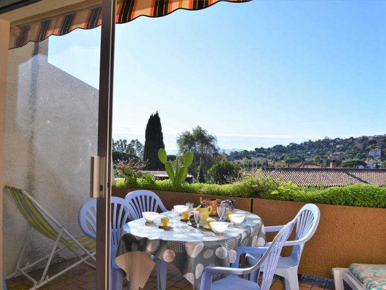 Studio with sleeping area near beach with parking - Le Lavandou in Le Lavandou