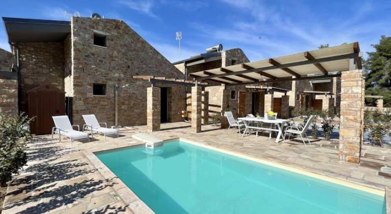 Villa with patio, yard & private pool | Pets are welcome in Kassandra