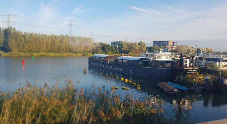 30 m&sup2; Hausboot