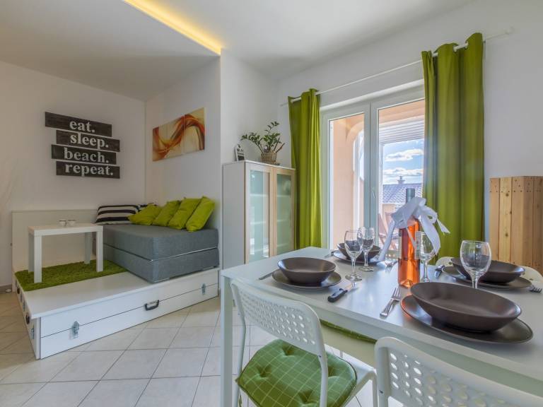 Apartment Color Green — photo 4