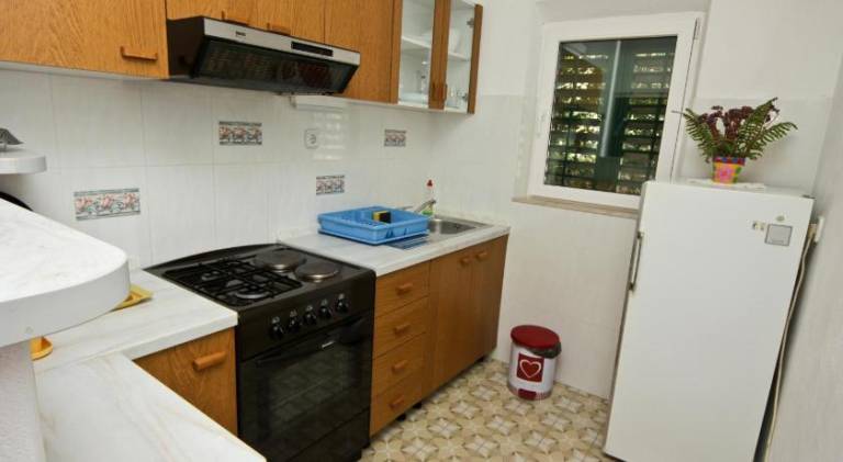 Apartment with garden, BBQ & terrace — photo 4