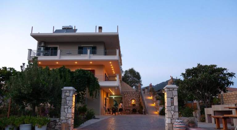 Tsoutsis Apartments — photo 4