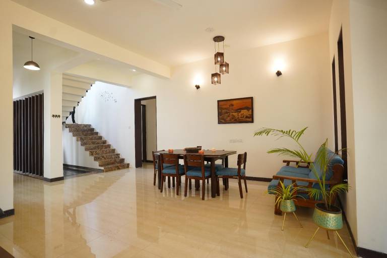 Villa with garden — photo 3