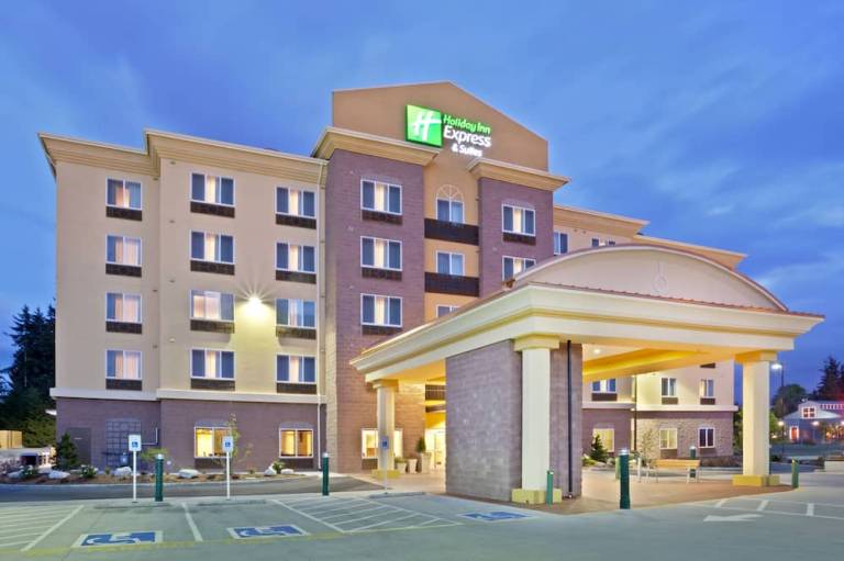 Holiday Inn Express & Suites Seattle North Lynnwood by IHG