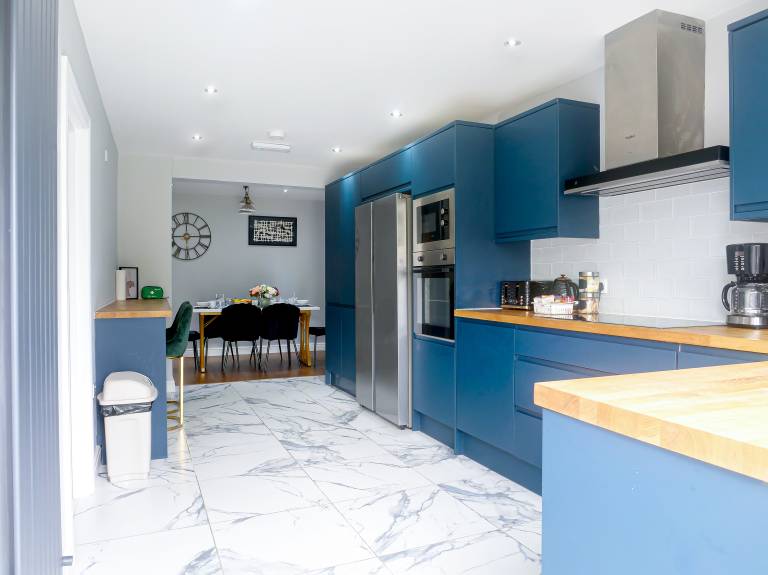 Spacious 6 Bedroom House in Bexleyheath