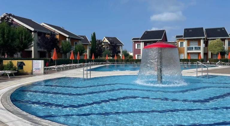 Holiday apartment with pool & patio — photo 5