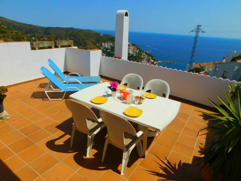Apartment with terrace, sea views and communal pool — photo 4