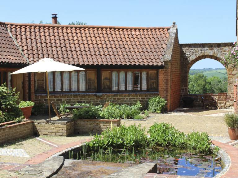 Hazelnut Cottage UKC4656