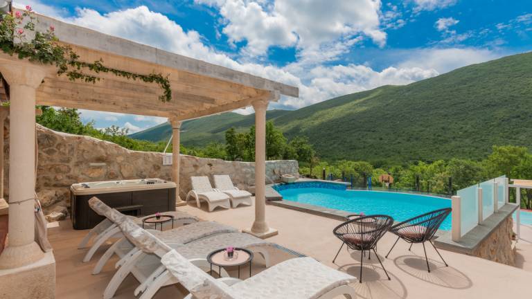 Villa with grill, sauna & private pool — photo 2