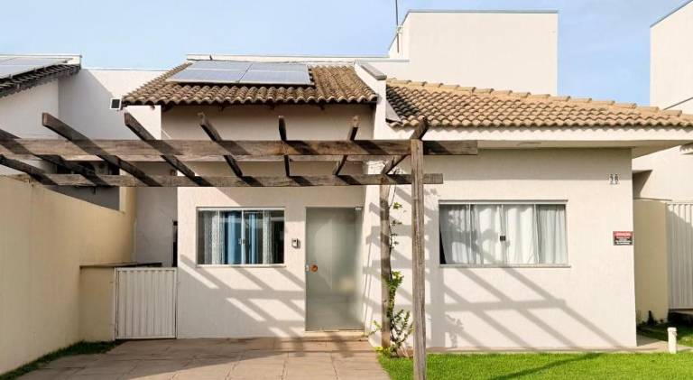 House with pool — photo 5