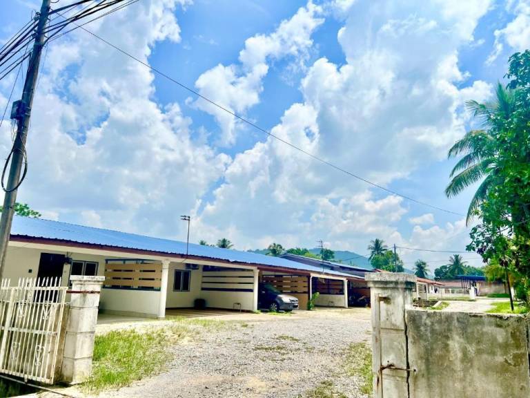 Apartment  Kampung Kolam