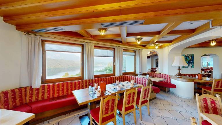 Family-oriented holiday apartment with terrace, hot tub & garden | Lake view | Pet-friendly — photo 3