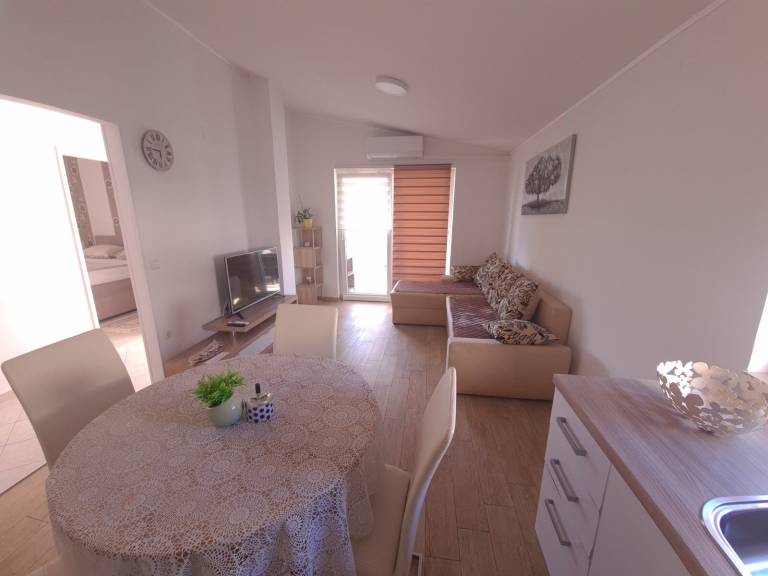 Fully equipped pleasant holiday apartment with terrace & yard | Sea view | Pets are welcome — photo 5